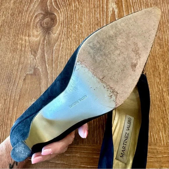 VGUC Martinez Valero black suede pumps 8 - Picture 10 of 12